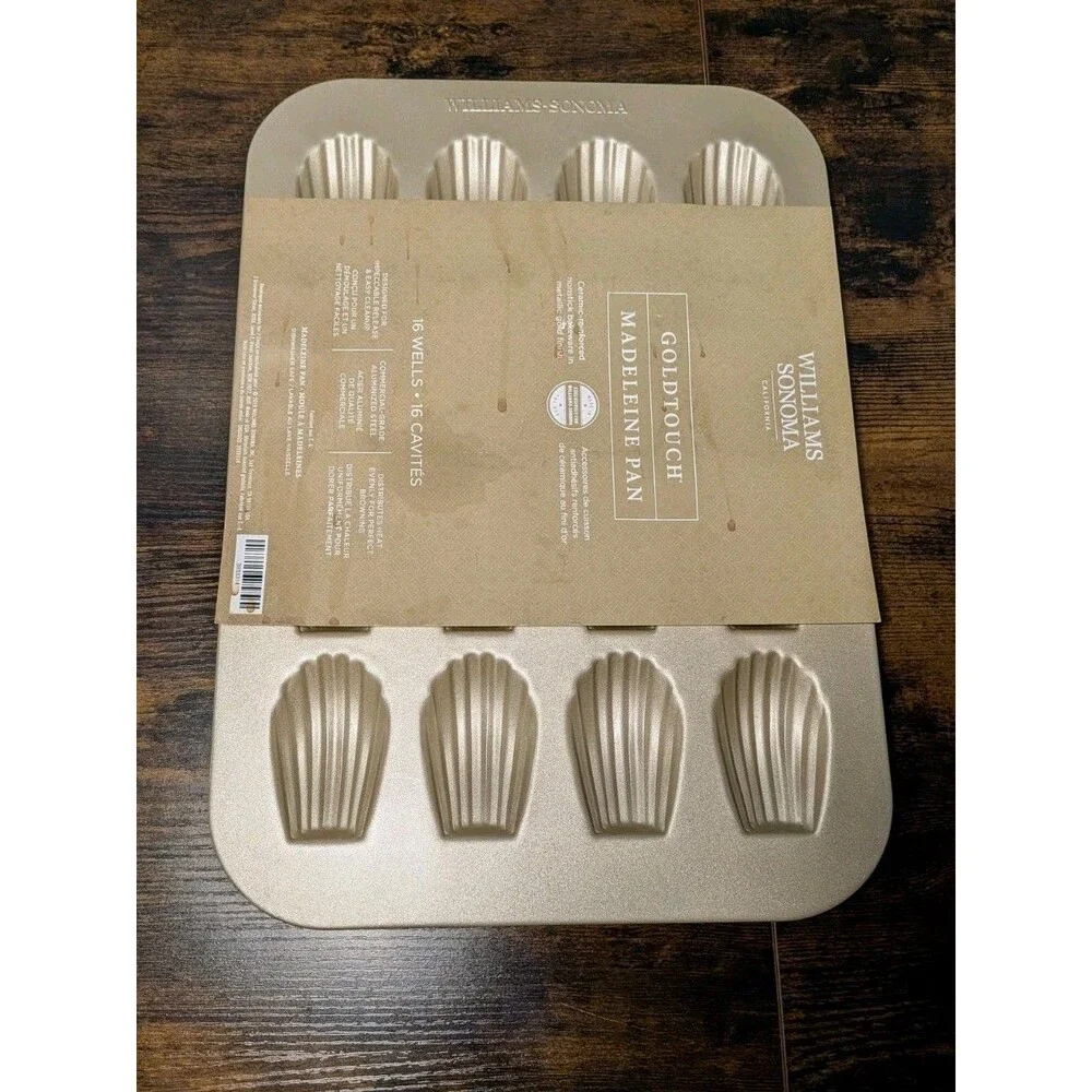 Williams Sonoma Goldtouch Pro Nonstick Madeleine Biscuit Corn Cake Pan 16 Wells